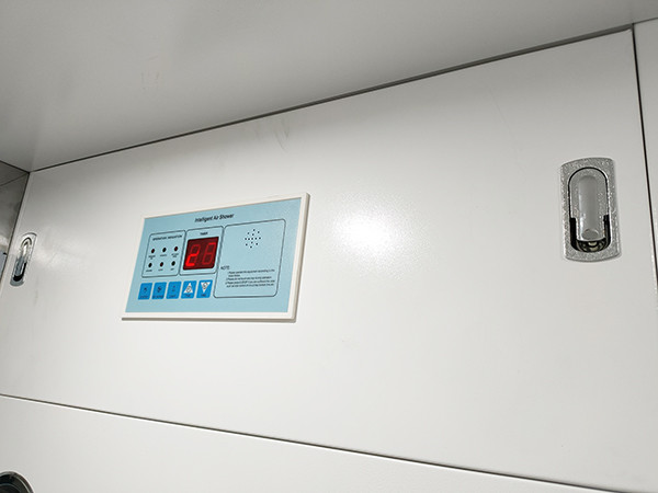 Douche de salle blanche de 25 m/s avec ventilateur intégré et filtres HEPA pour plusieurs personnes 2