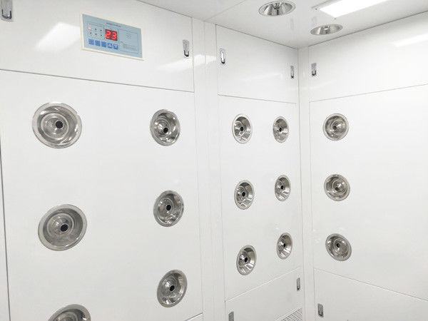 L dactylographient la douche d'air faisante le coin avec les portes d'oscillation en aluminium pour la pièce propre de la classe 1000 des personnes 5-6 en Indonésie 0