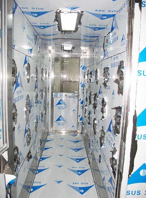 Cleanroom de douche d'air de la profondeur 3000mm avec les portes manuelles pour six personnes 1